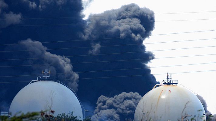 Telediario 1 - Aumentan a 26 los muertos por una explosión en una refinería de Venezuela