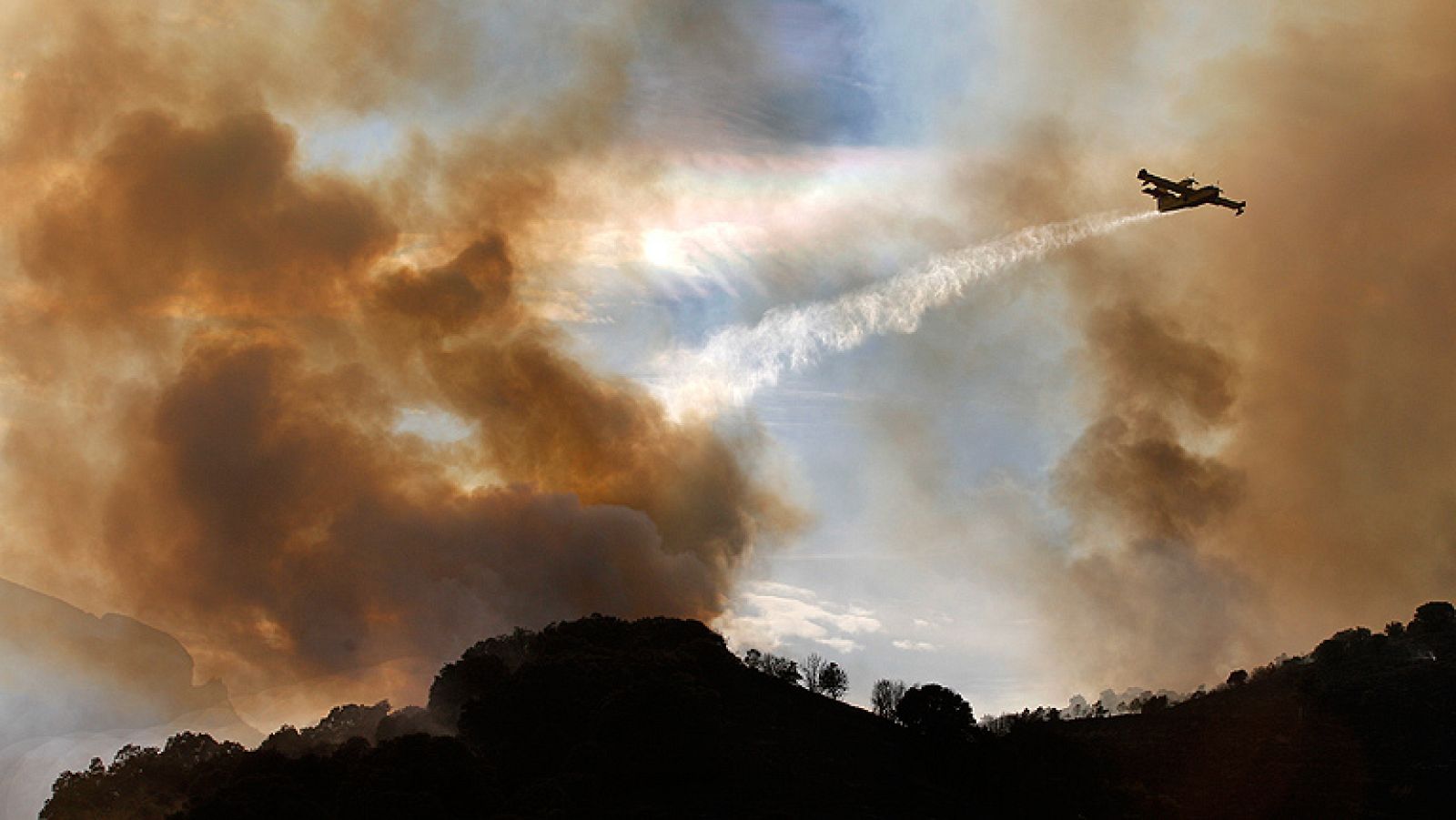 El incendio de Zaragoza, sin control tras quemar 2.500 hectáreas