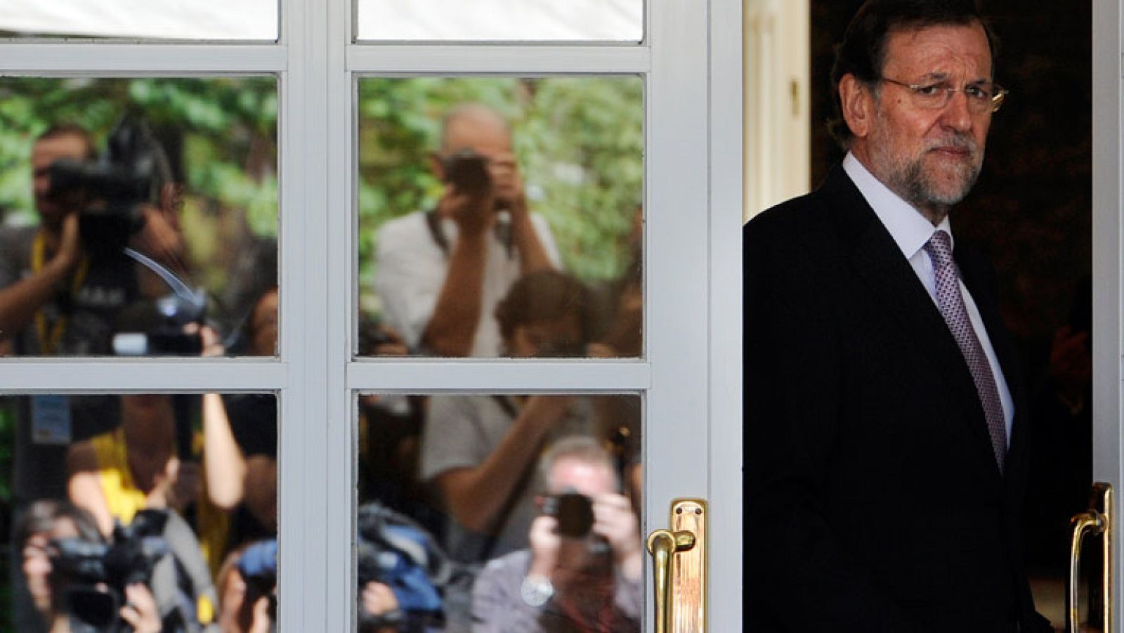 Rajoy trata con Hollande las posibles medidas de la UE para estabilizar la zona euro