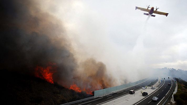 El fuego calcina la Sierra Negra 