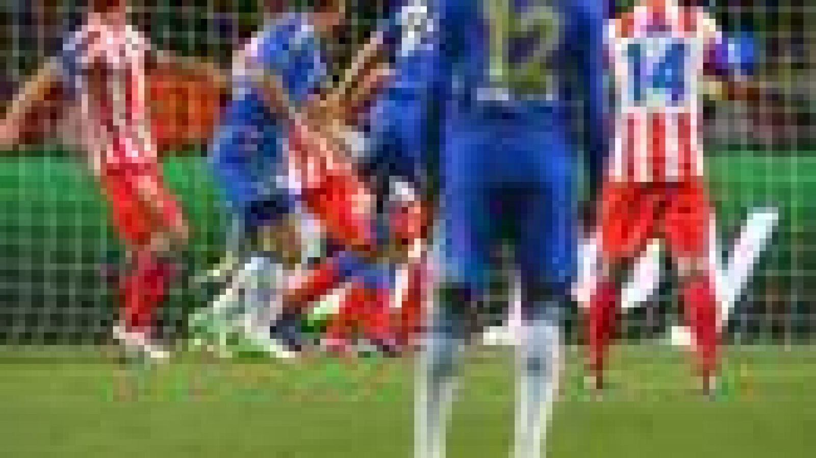 El jugador del Chelsea Cahill marcó en la sgunda mitad el primer y único tanto de su equipo en la final de la Supercopa de Europa, en la que se vio superado por el Atlético de Madrid.
