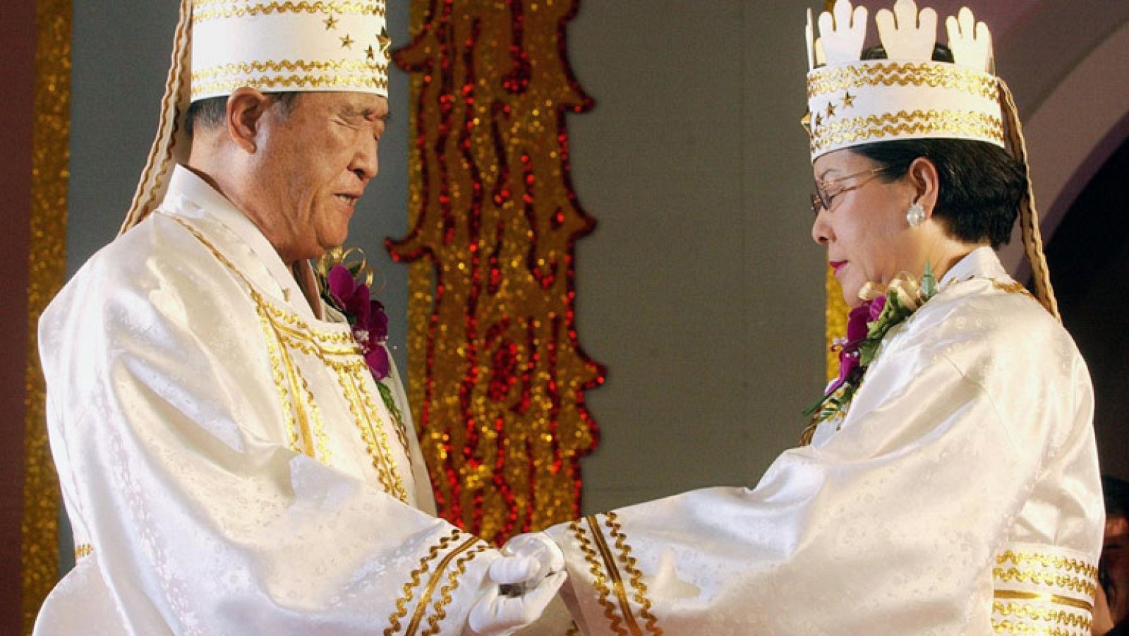 Muere Sun-Myung Moon, líder de la secta religiosa a la que dio nombre