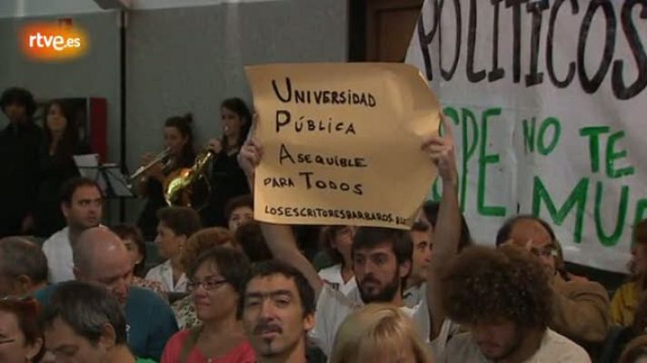  - Las protestas impiden el acto de apertura del curso universitario en Madrid