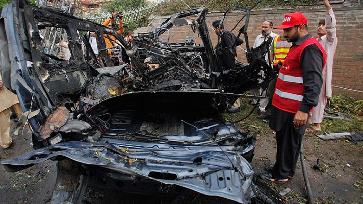  - Dos muertos en ataque suicida junto al consulado EEUU en Pesháwar