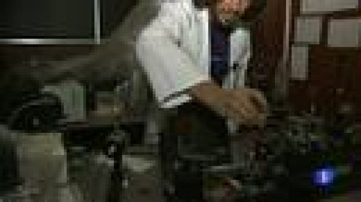 Telediario 1 - Un laser rojo, español