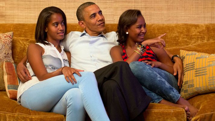 Telediario 1 - Barack Obama y sus hijas, "los mayores fans" de Michelle