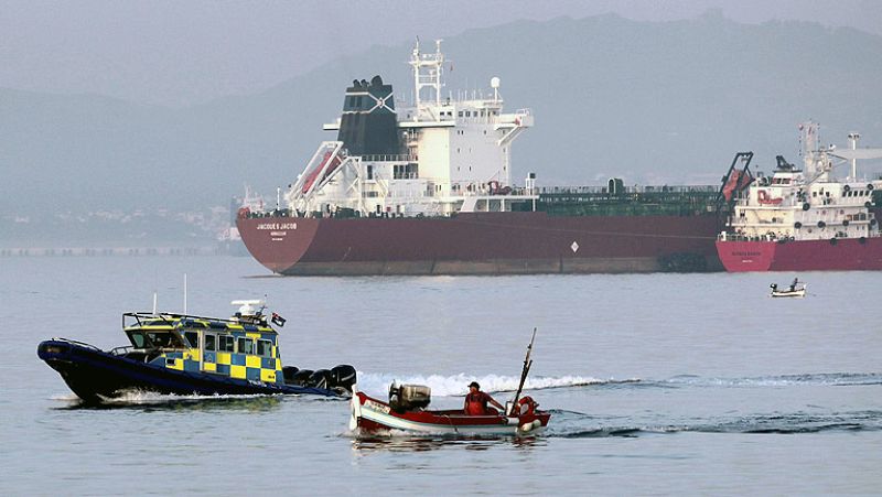 La Policía de Gibraltar hostiga a tres pesqueros de Algeciras