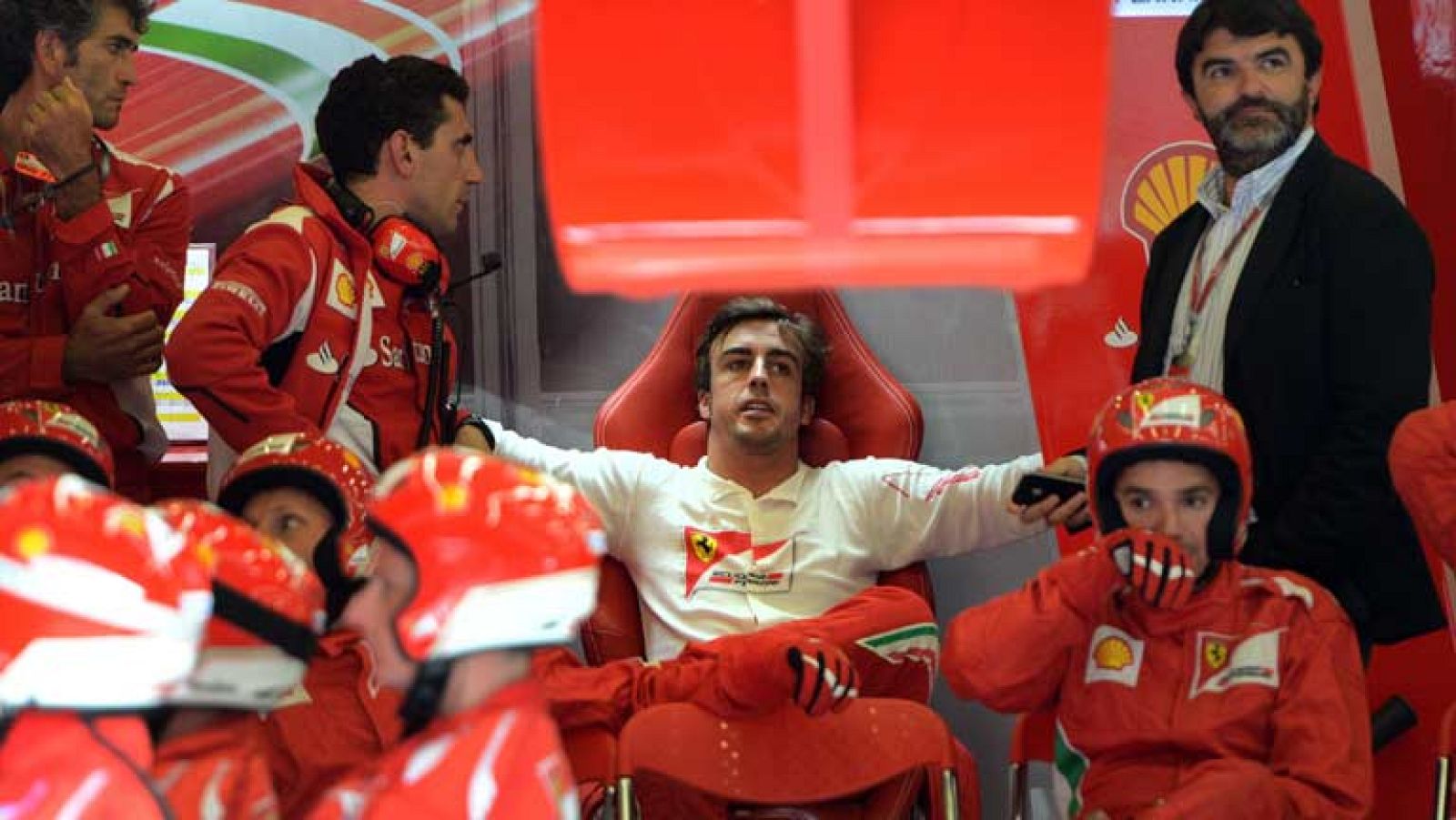 Fernando Alonso ha pasado página del accidente que sufrió en el circuito de Spa, en el pasado Gran Premio, y ya mira a la carrera de este fin de semana. El último susto no ha variado el buen momento que vive el piloto asturiano en Ferrari. Alonso pre