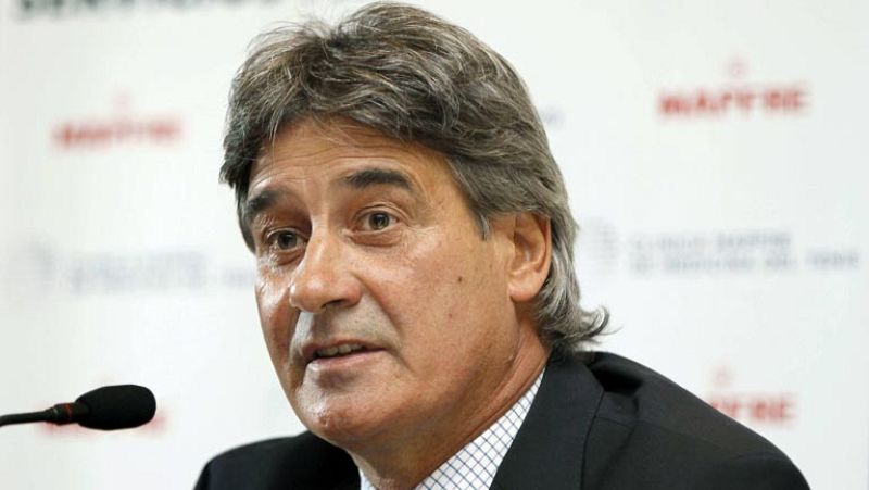 Rafa Nadal, sus médicos no van a intervenir quirúrgicamente al número tres del mundo. Optan por un tratamiento conservador con el que creen que en dos meses podría estar recuperado de su lesión de rodilla, pero todavía es pronto para saberlo. 