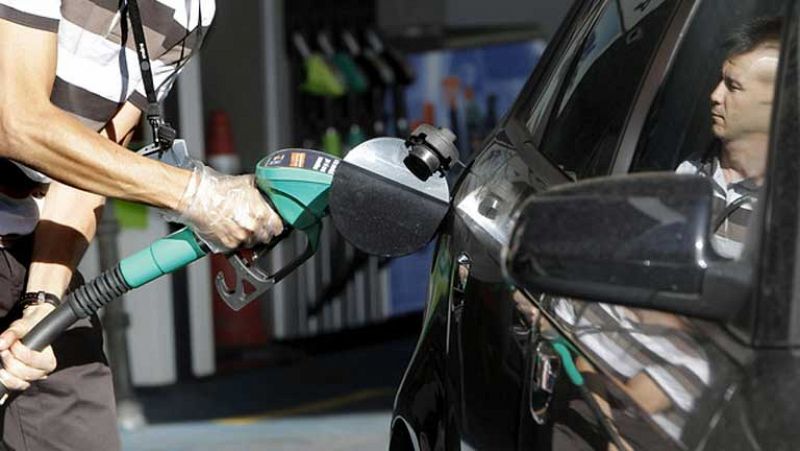 El gasleo y la gasolina marcan nuevos mximos histricos tras la subida del IVA
