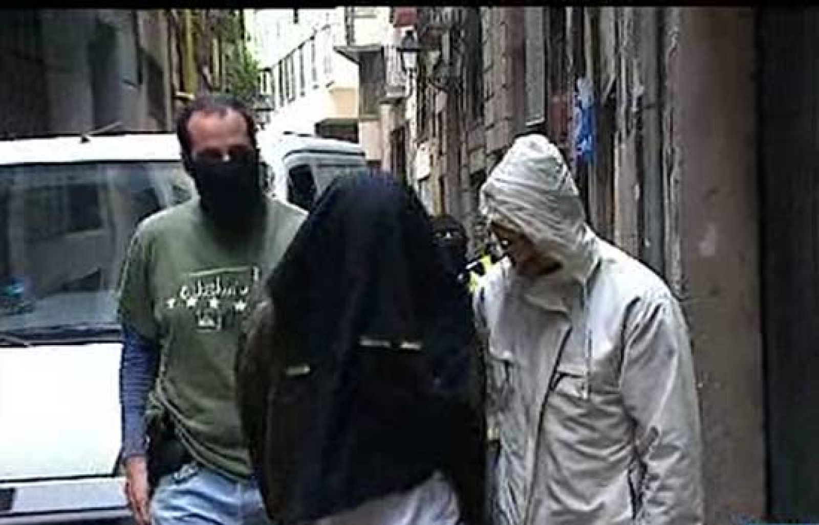 Detenidas 14 personas en toda España en una red de pornografía infantil (14/06/08).