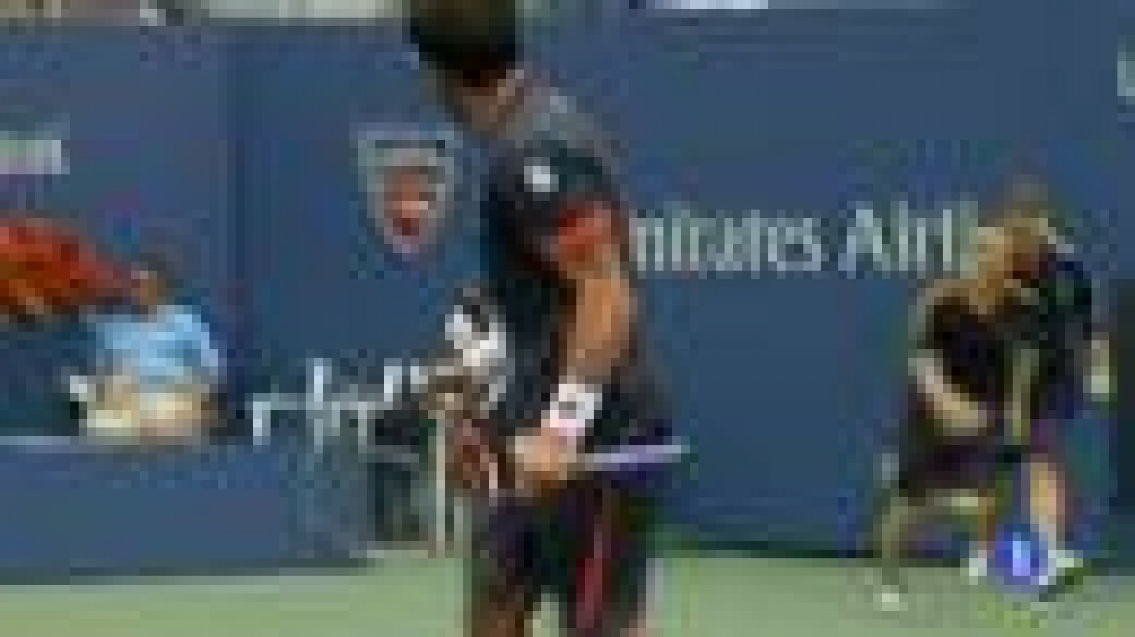 El tenista español David Ferrer se mete en semifinales del US Open, igual que en 2007, tras vencer un durísimo encuentro frente al serbio Janko Tipsarevic. El cuarto favorito se impuso al noveno en un igualadísimo intercambio de golpes de más de cuat