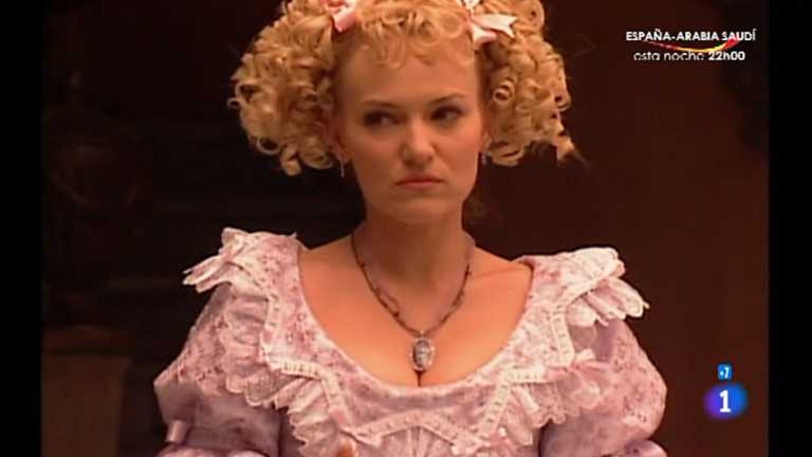 Amor real - Capítulo 32 - Ramón Márquez e Yves Santibáñez convencen a Marie para que sustraiga el testamento de Don Joaquín - Ver ahora