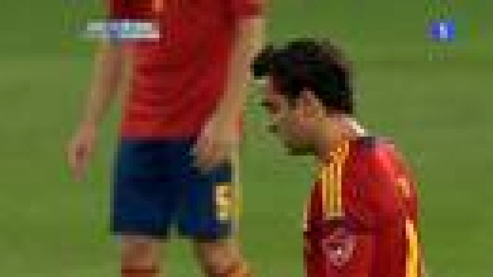 El centrocampista español anota de un espectacular lanzamiento directo de falta nada más salir en la segunda parte en sustitución de Cesc.