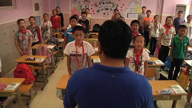 Los partidarios al gobierno chino ganan las elecciones en Hong Kong