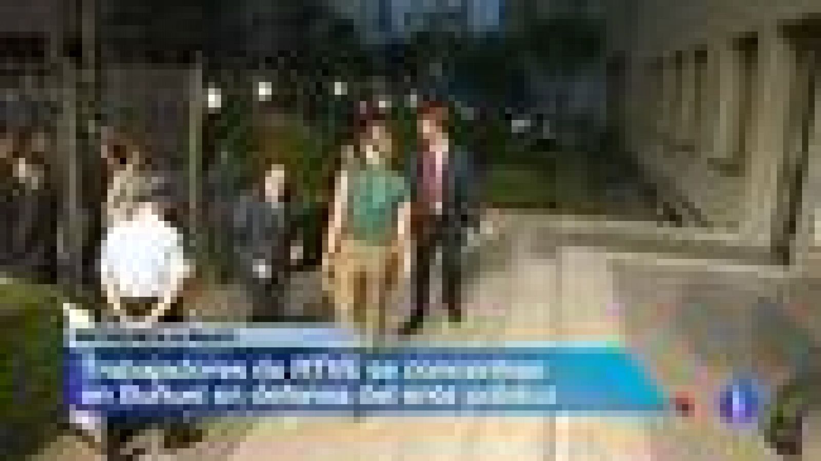 Telediario 1: Rajoy, recibido con silbidos a su llegada a los estudios de TVE  | RTVE Play