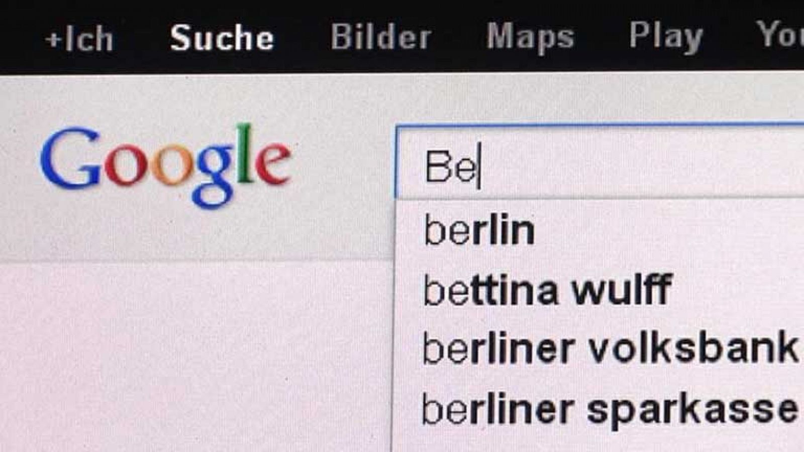 La función autocompletar de su buscador le vale a Google
