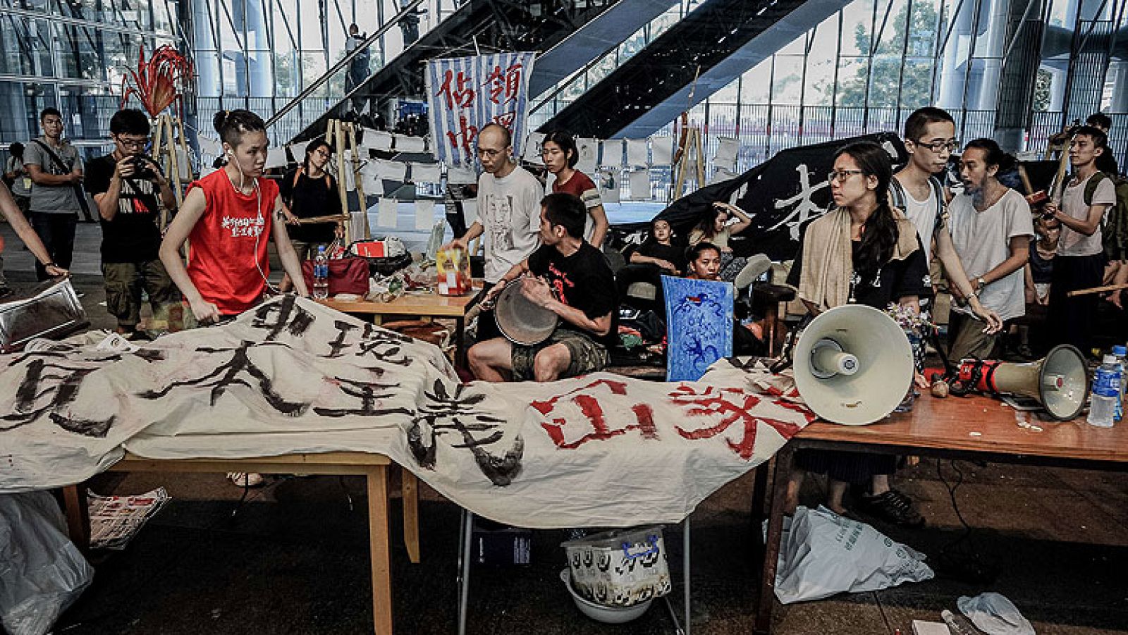 El campamento del movimiento 'occupy' en Hong Kong desalojado tras 10 meses
