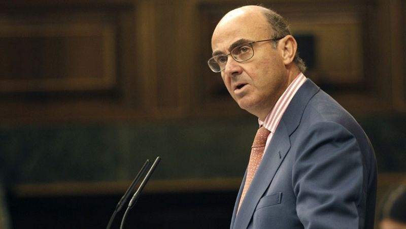 De Guindos dice que no se podrán mantener las prestaciones sociales 