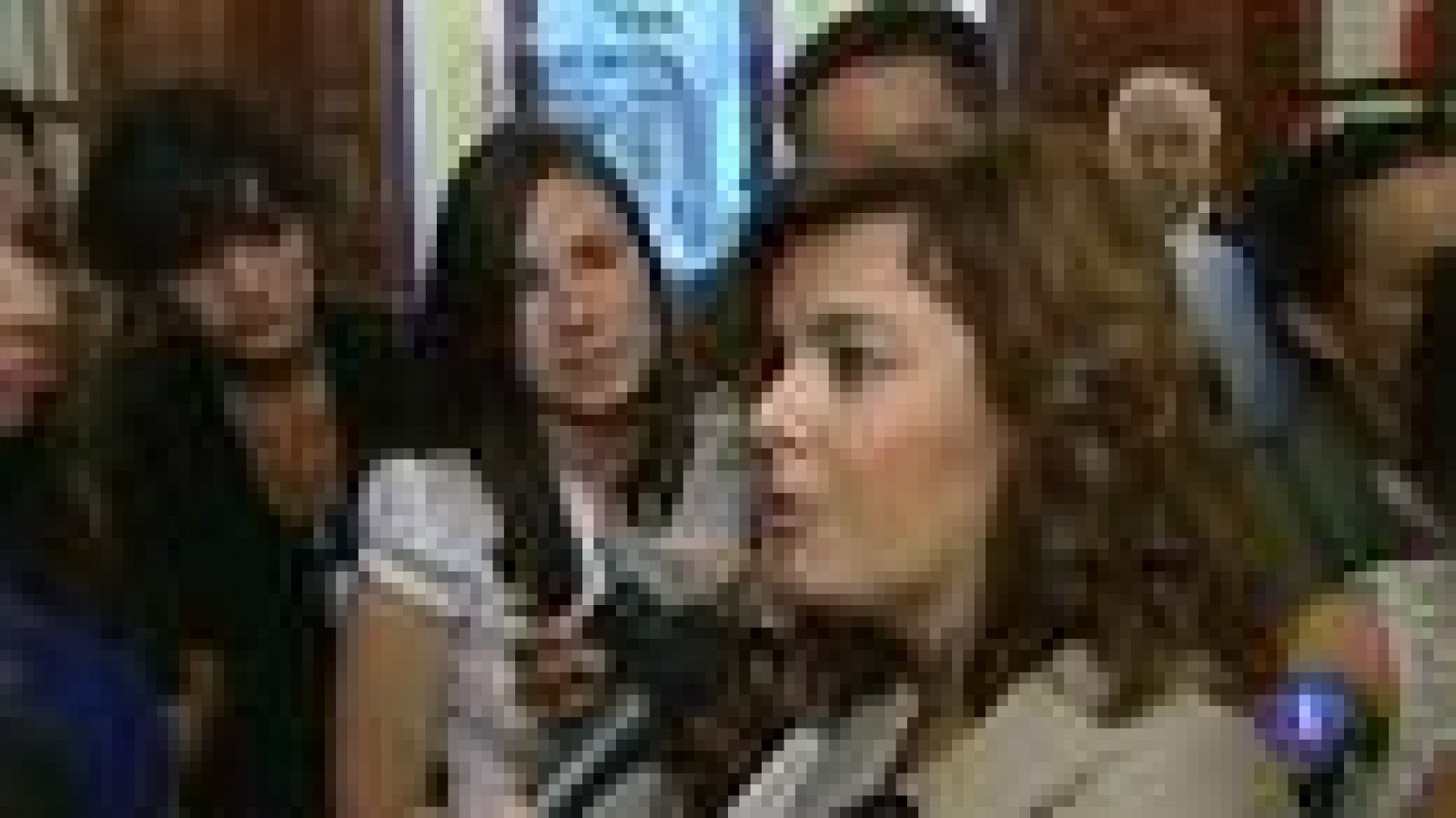 Sáenz de Santamaría insiste en que la prioridad es crear empleo y pide responsabilidad