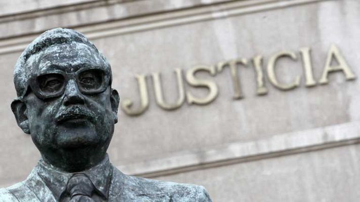 Telediario 1 - Allende se suicidó