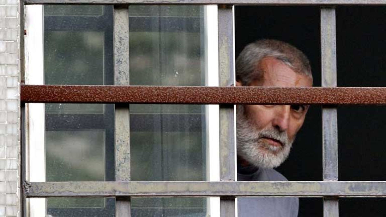 El etarra Uribe-txeberria Bolinaga continúa ingresado en el hospital Donostia