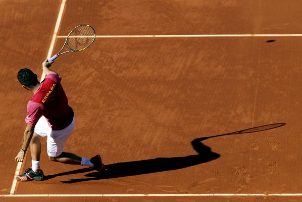  - Los tres mejores puntos del partido Almagro - Isner de semifinal de la Copa Davis