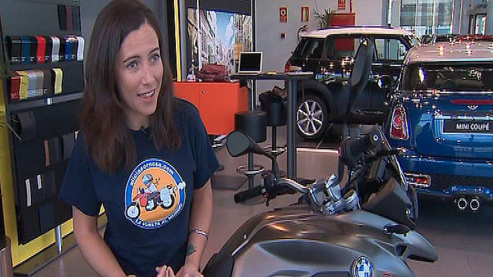 Una mujer española da la vuelta al mundo en moto | Ver