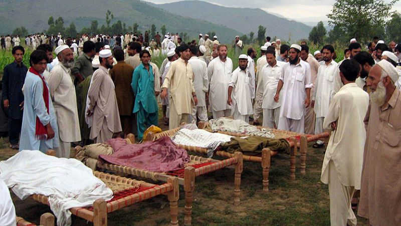  Al menos 14 muertos al estallar una bomba cerca de un autobús en el oeste de Pakistán