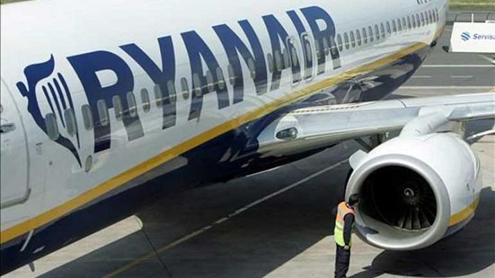 Telediario 1 - Nuevo aterrizaje de emergencia de un avión de Ryanair en Barajas