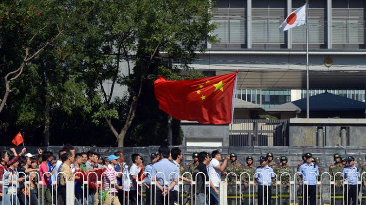 Telediario 1 - Empresas japonesas cierran fábricas en China por el conflicto diplomático de las islas Senkaku