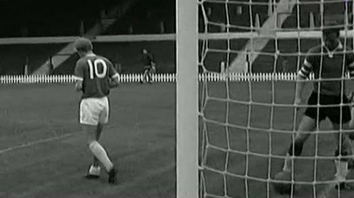 Denis Law, fichaje récord del Manchester United en 1962