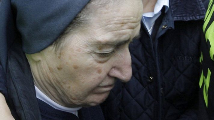 Telediario 1 - El juez cita a una veintena de médicos a declarar en el caso "sor María" por los niños robados
