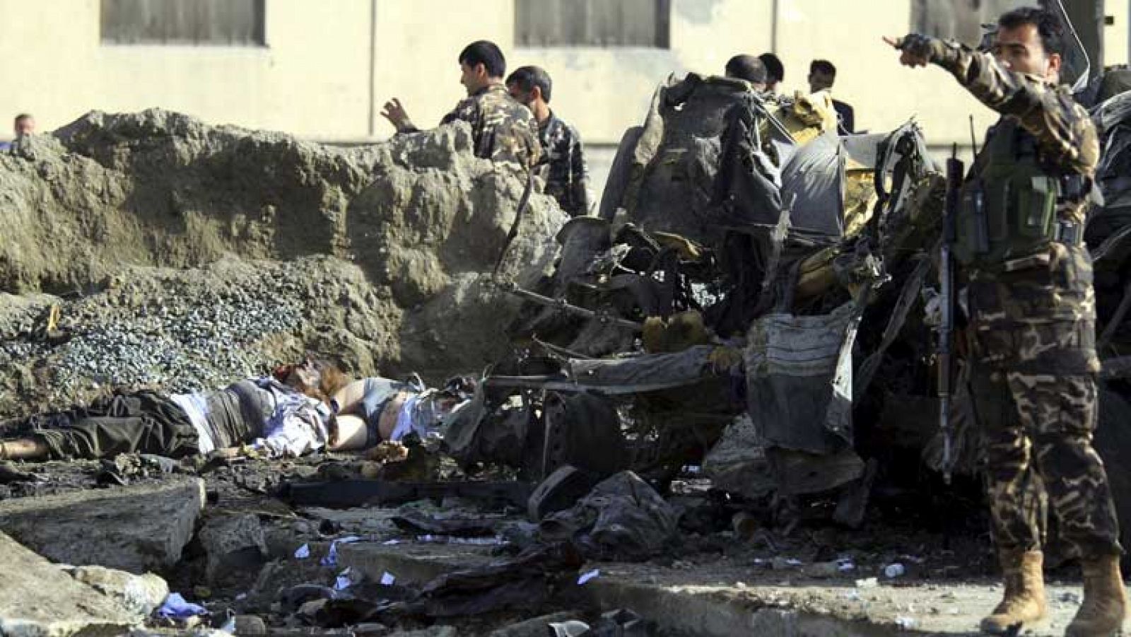 Telediario 1: Un atentado causa 12 muertos en Afganistán por el vídeo 'blasfemo' | RTVE Play