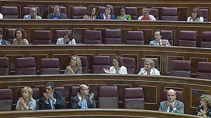 La tarde en 24h - El Congreso aplaude a Carrillo