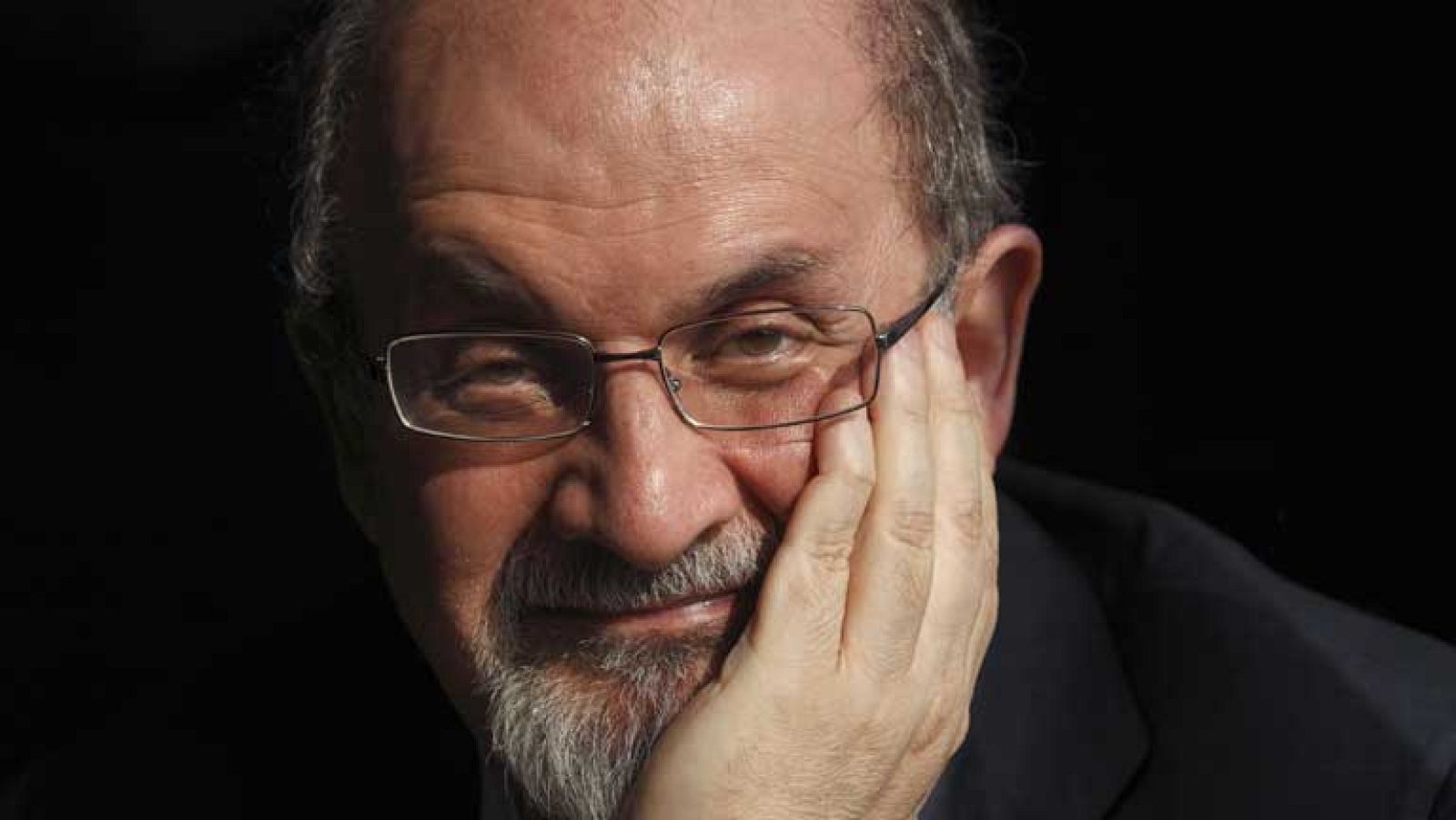 Salman Rushdie pública sus memorias