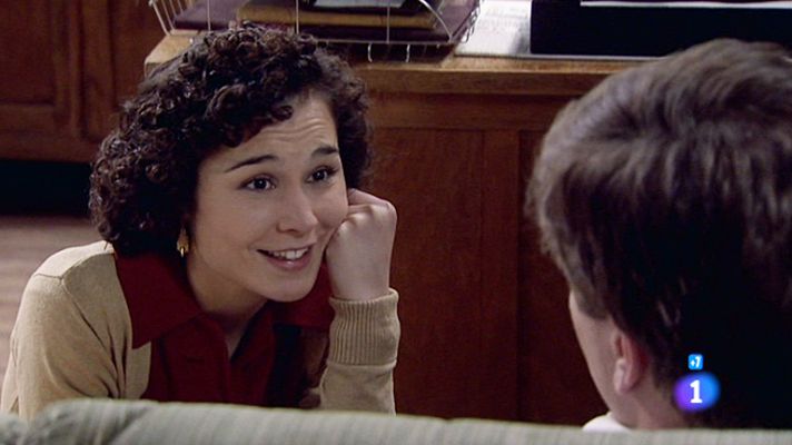 Amar en tiempos revueltos - Asun pasa la noche con Héctor