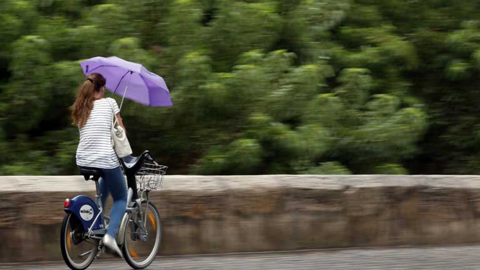 Lluvias en el extremo sureste y nubes en el levante