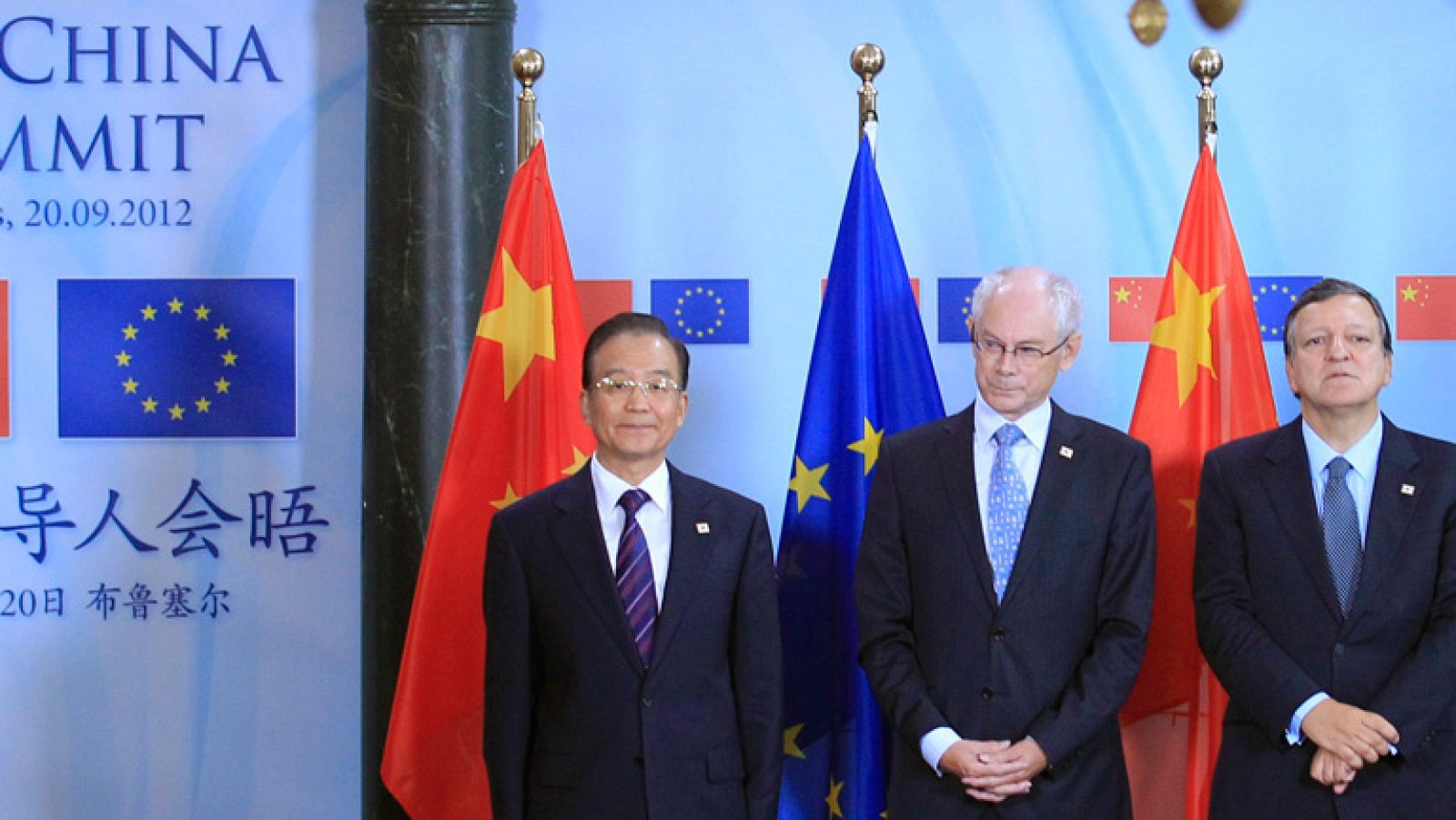 La crisis europea y la competencia comercial centran la XV Cumbre UE-China en Bruselas