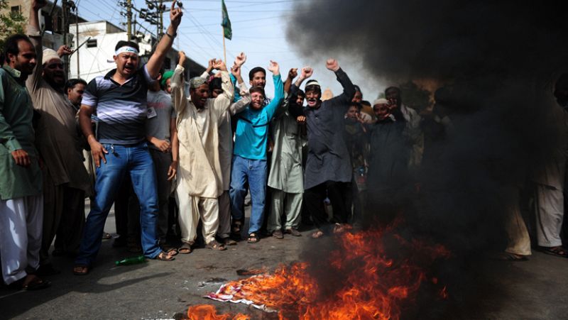 Pakistán vive de nuevo los peores incidentes por las protestas por el vídeo sobre Mahoma