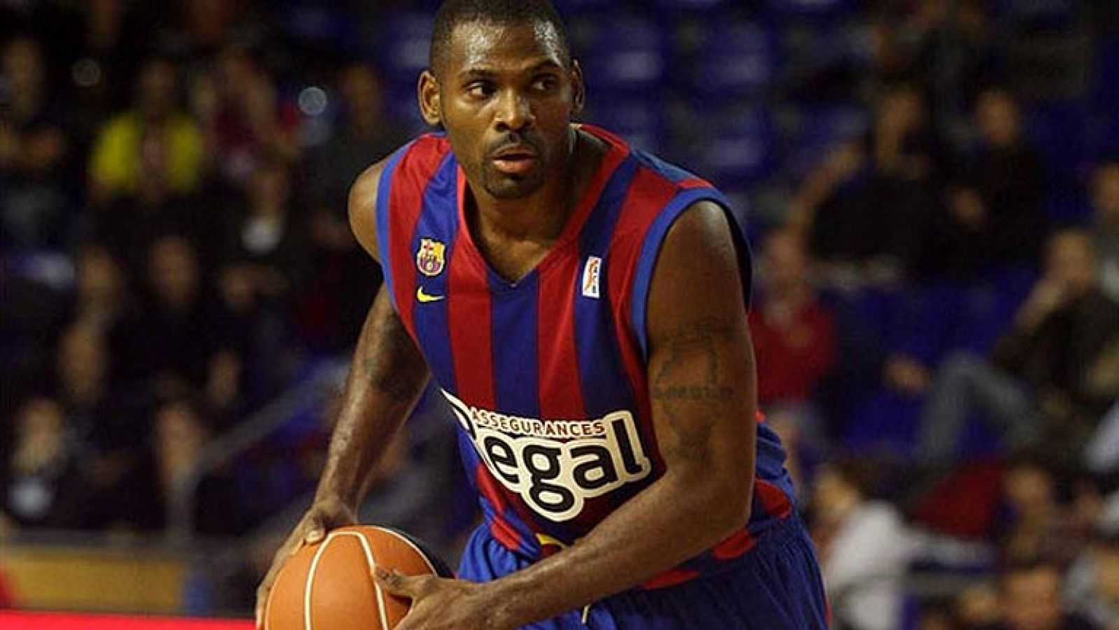 Barcelona Regal y Valencia Basket, primera semifinal de la presente edición de la Supercopa de España de baloncesto con la que arranca la temporada 2012-2013.