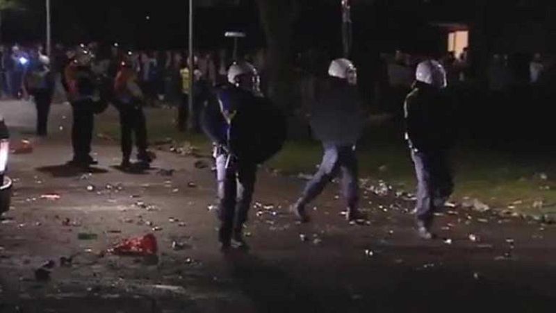 Una fiesta citada en la red se reúnen 4.000 personas y termina con 34 detenidos y 29 heridos en Holanda