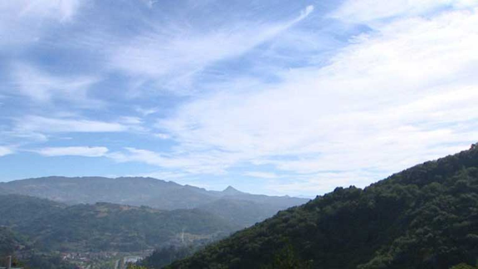 Chubascos localmente fuertes en la mitad oriental de Canarias