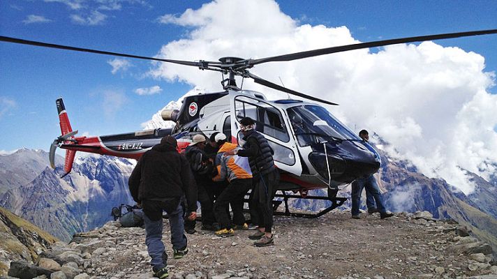 Telediario 1 - Un español entre los muertos tras un alud en el Himalaya nepalí
