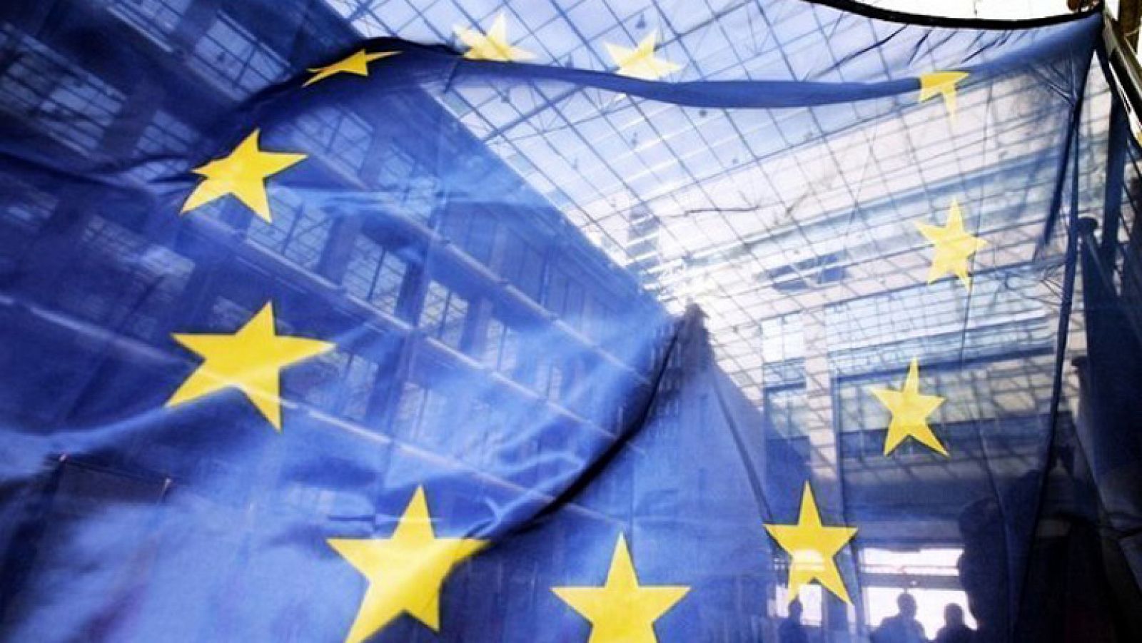 Los desayunos: La eurozona estudia cuadruplicar el fondo de rescate permanente hasta alcanzar los dos billones de euros | RTVE Play