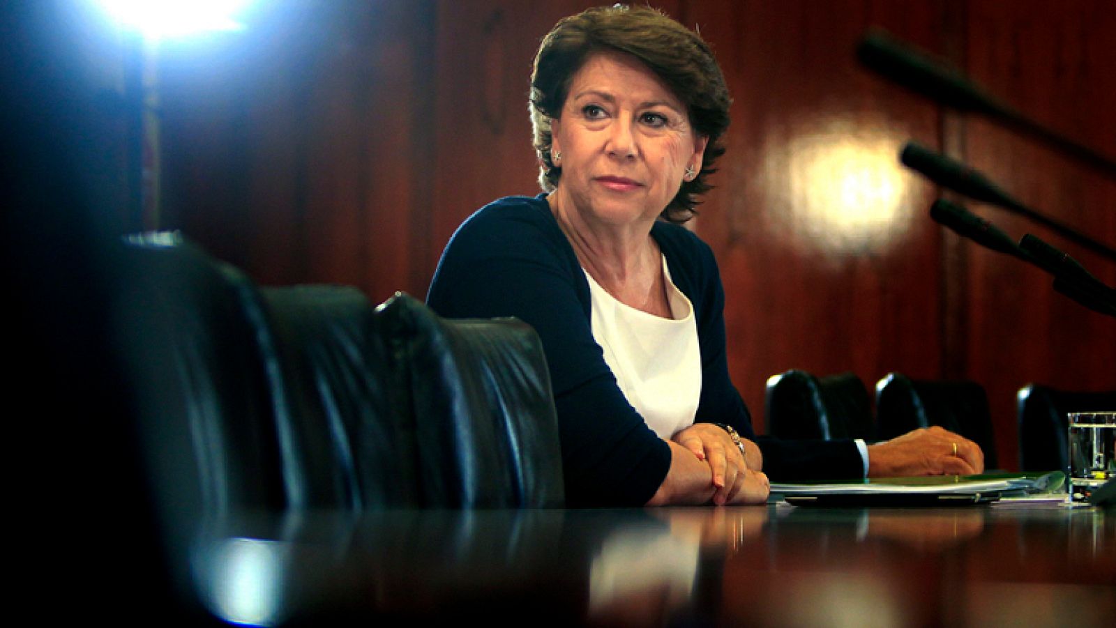 Magdalena Álvarez niega que la consejería de Hacienda tuviera "jerarquía" sobre Empleo - Informativo 24h | Ver