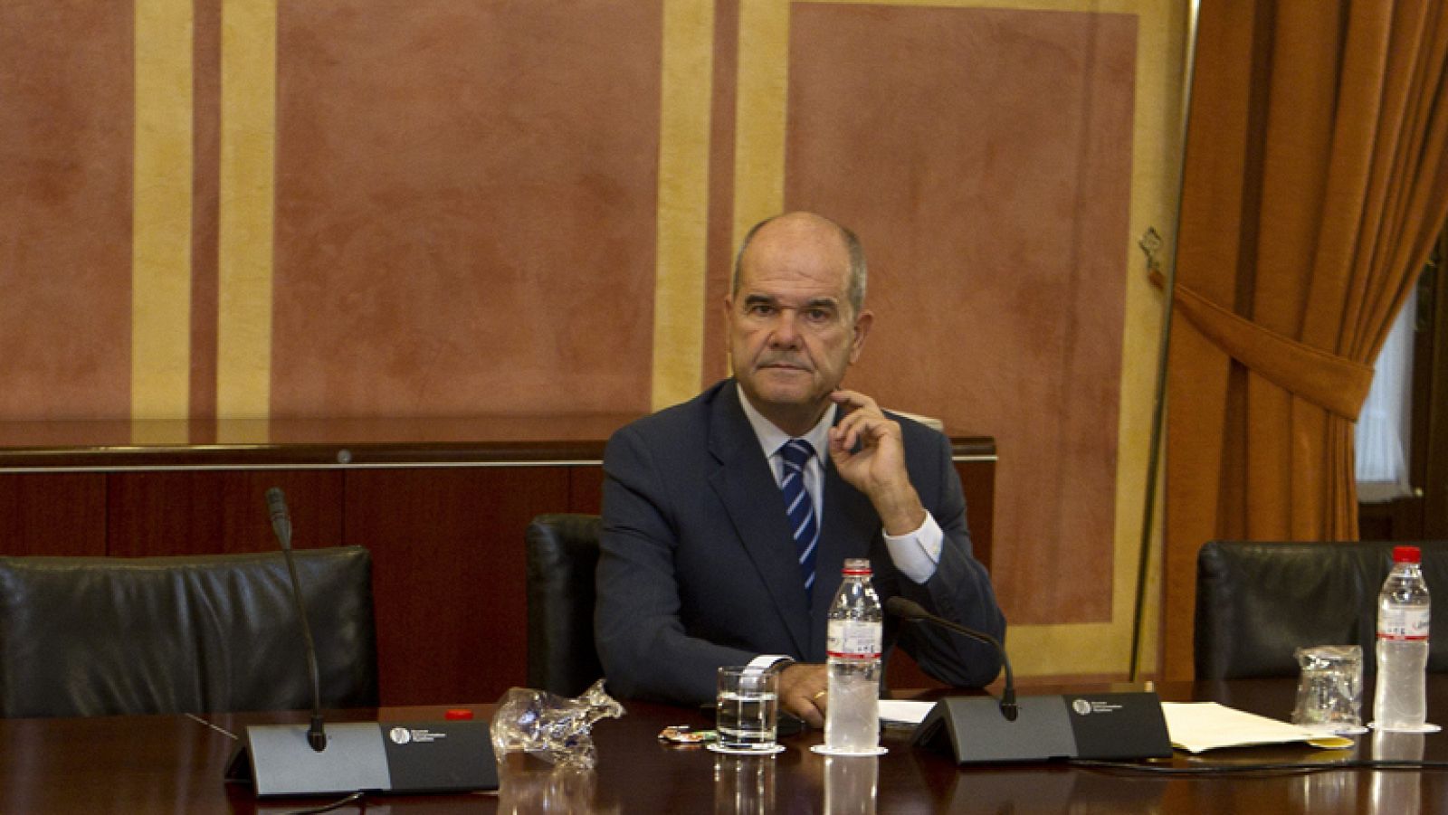 Manuel Chaves asegura que, en "ningún momento", su Gobierno  avaló o aprobó alguna medida "irregular o ilegal" - Informativo 24h | Ver