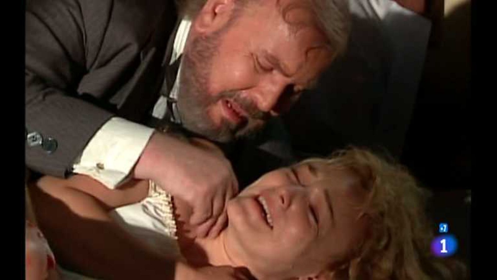 Amor real - Capítulo 44 - Silvano convence a Manuel para que no se acerque a Matilde y al niño en presencia de Dª Augusta - Ver ahora