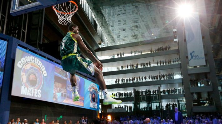 Telediario 1 - La Liga Endesa levanta el telón con el espectáculo de los triples y mates