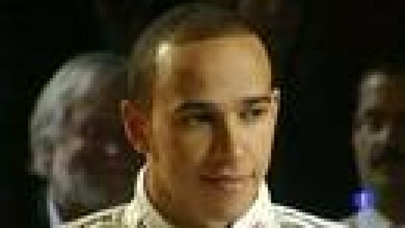 Lewis Hamilton cambia su Fórmula 1 de McLaren a Mercedes | Ver